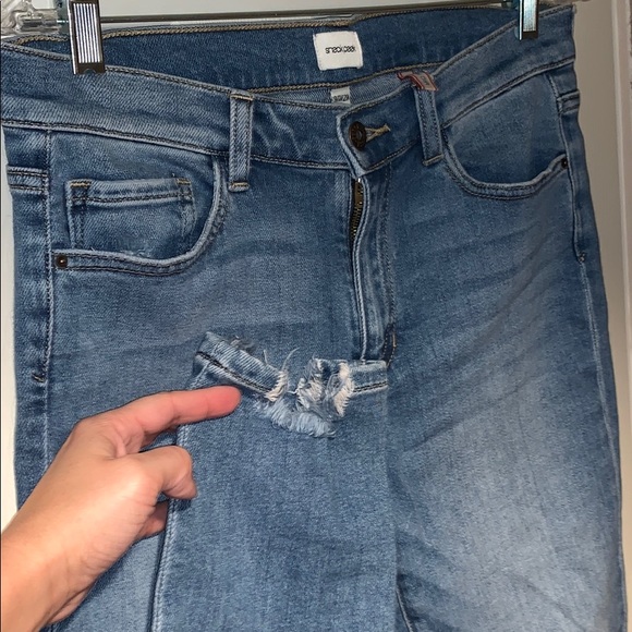 Sneak Peek Denim - NWOT Sneak peek skinny jean frayed hem